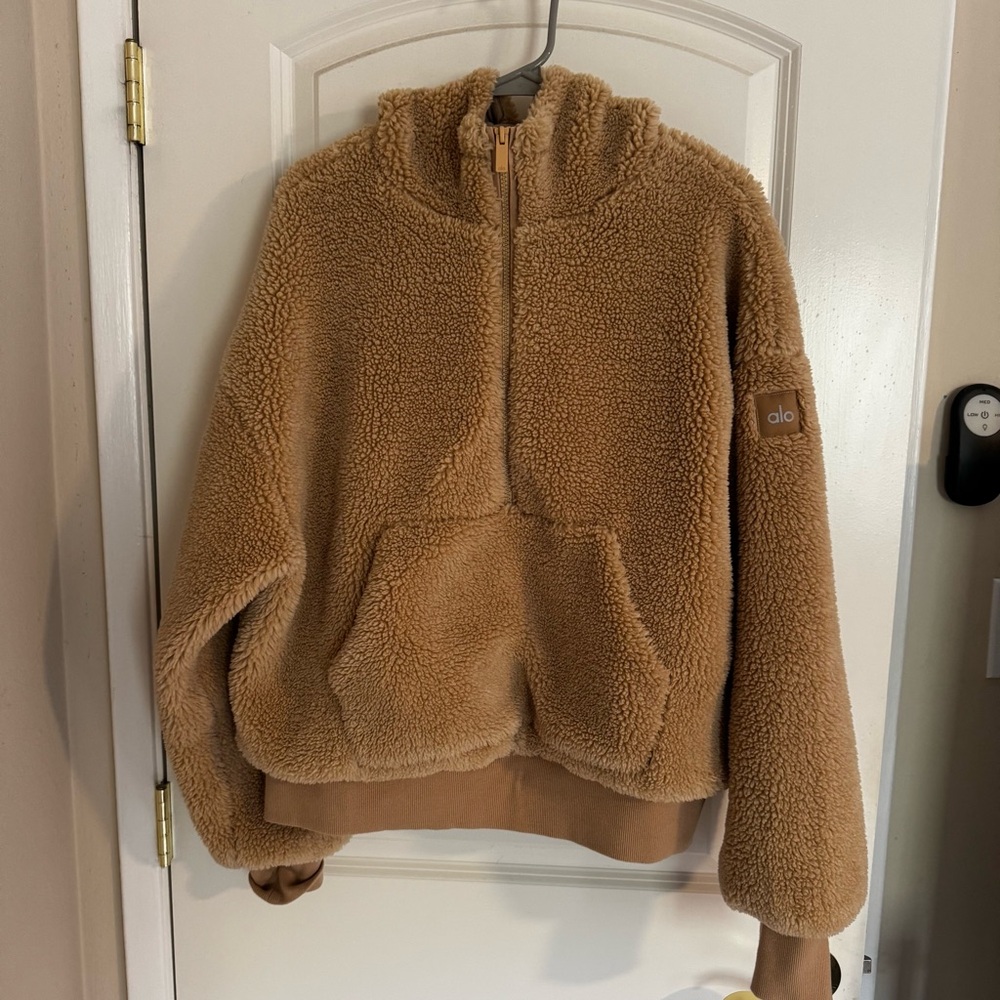 ALO Yoga Women’s Sherpa Half-Zip Hoodie in Camel